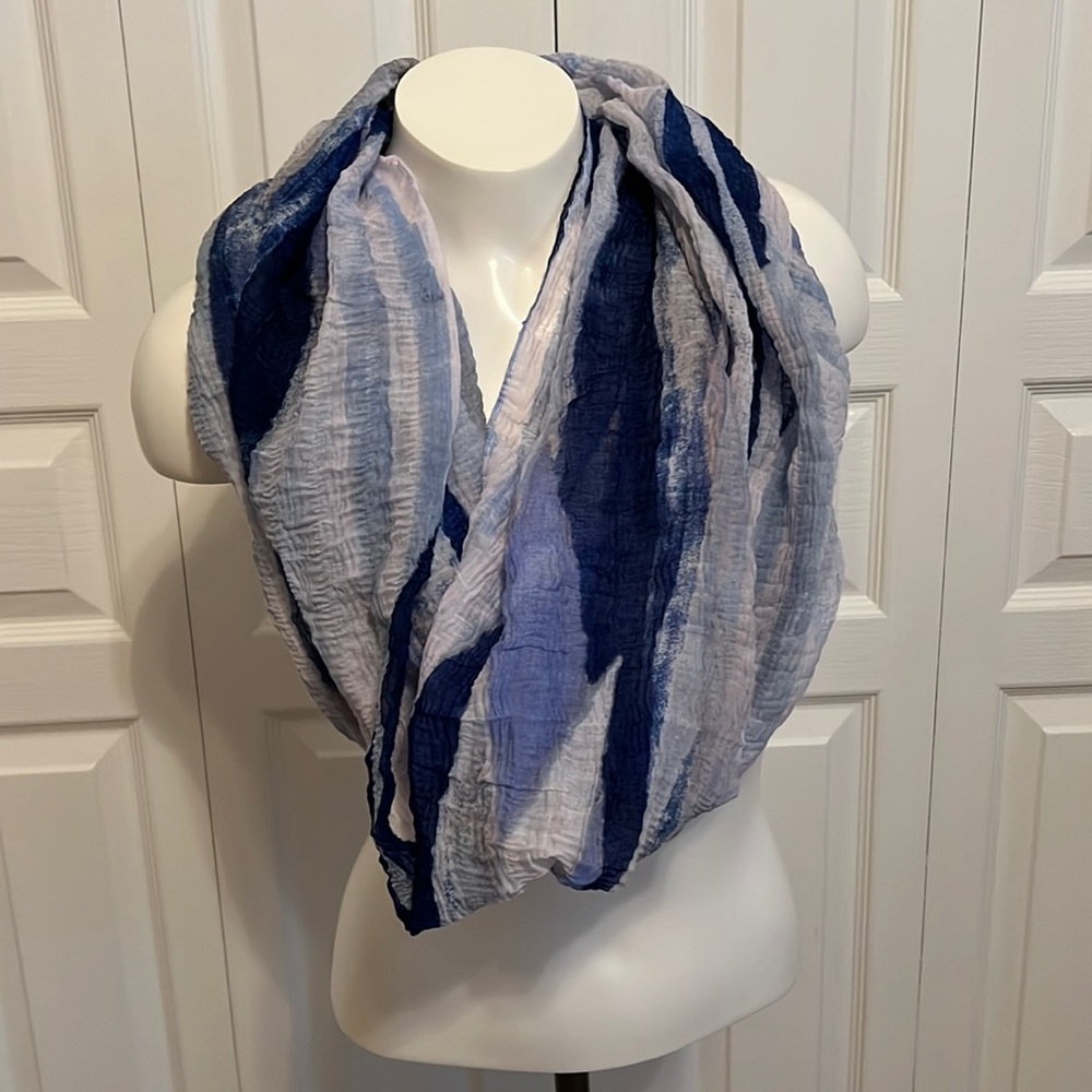 Vera Wang infinity scarf. NWOT